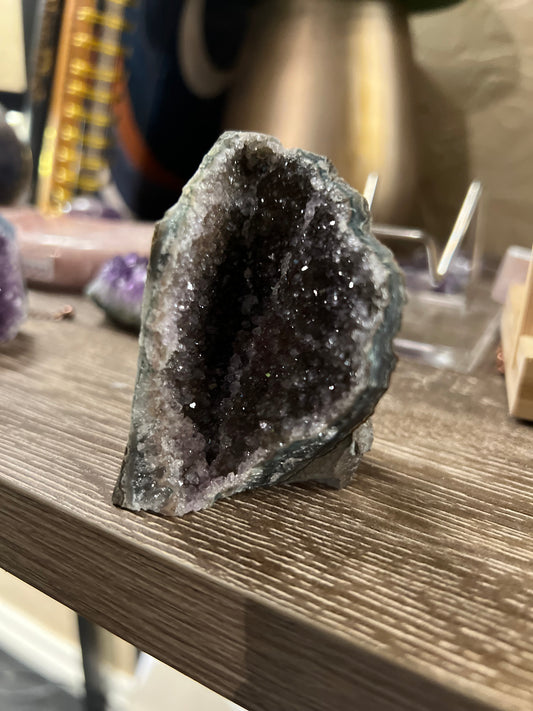 Small Amethyst Cut Base